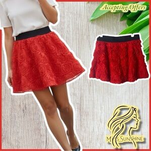 Windsor NEW - Sz L - red roses nylon skirt with black elastic waist band